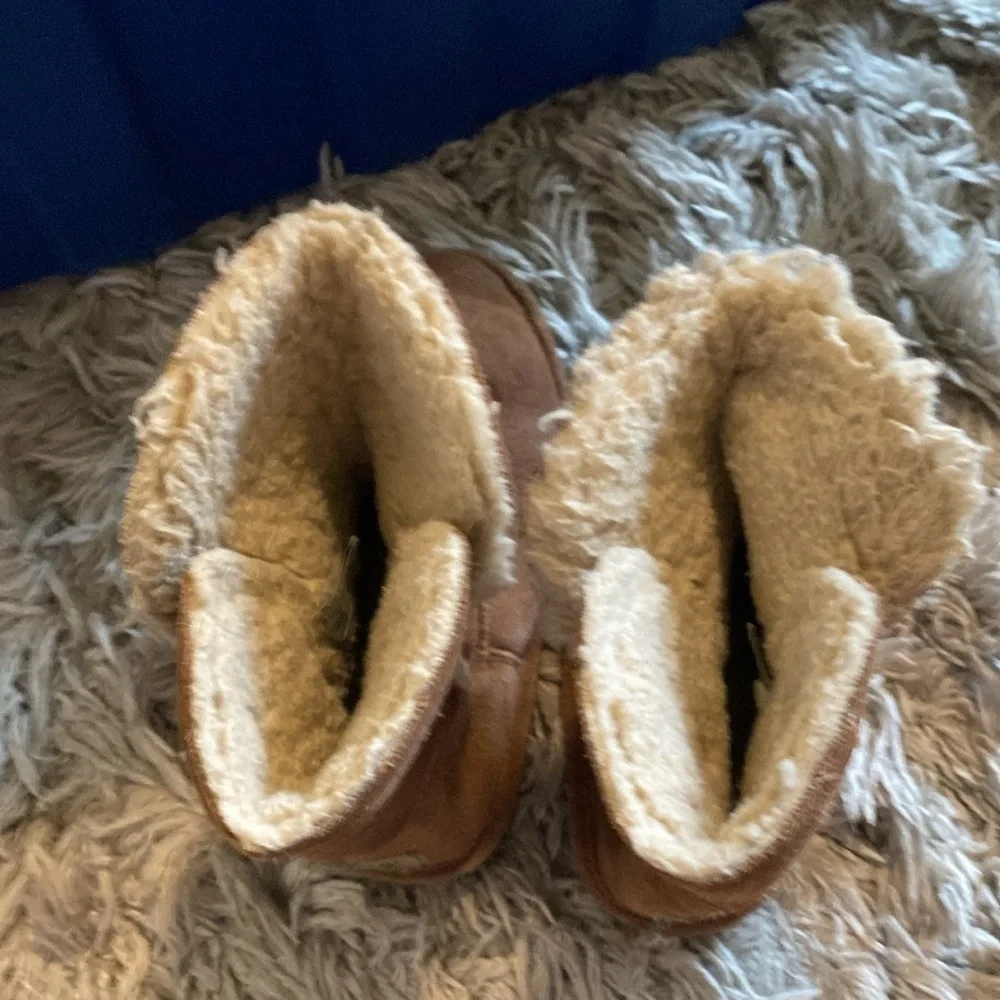 BearPaw winter side toggle boots youth 3